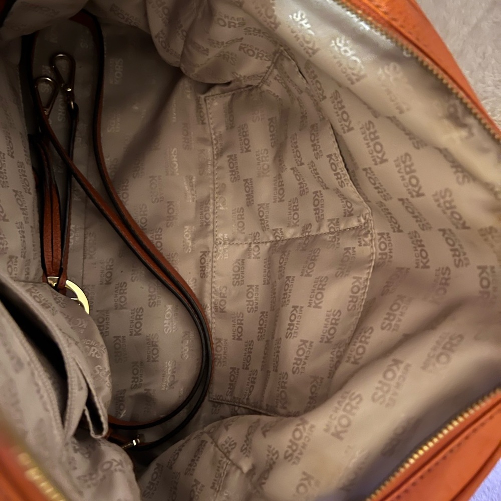 MK handbag! - Picture 3 of 6